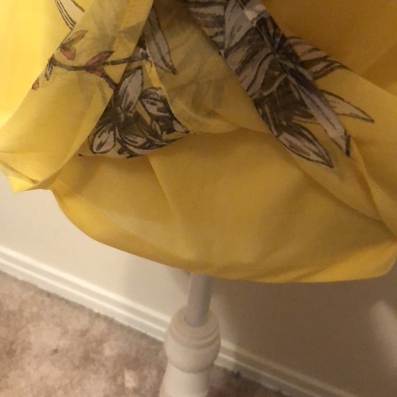 Vero Moda sleeveless top. Yellow, sz lg - Picture 5 of 7